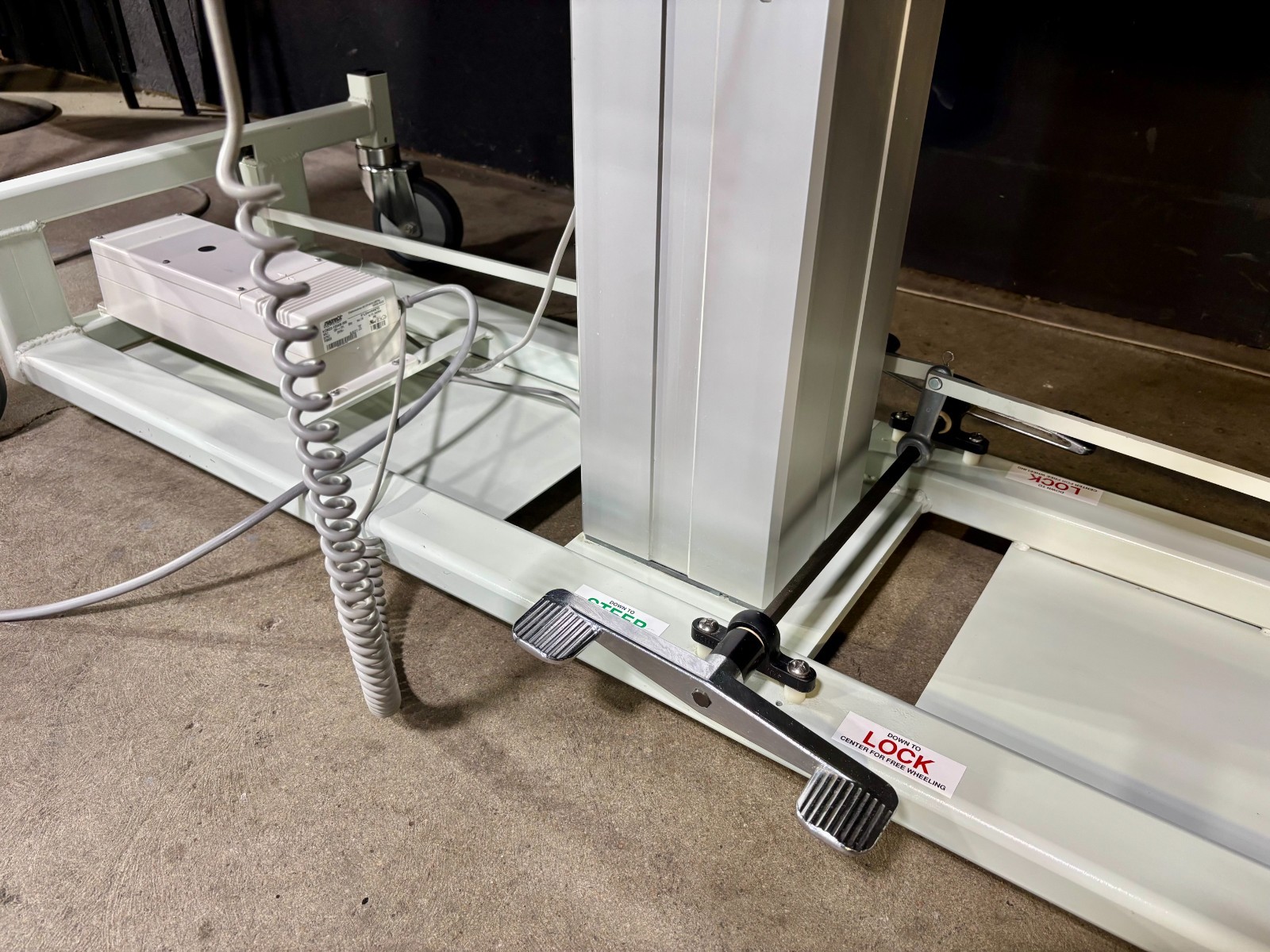 Medical Positioning Inc echo table model 1122