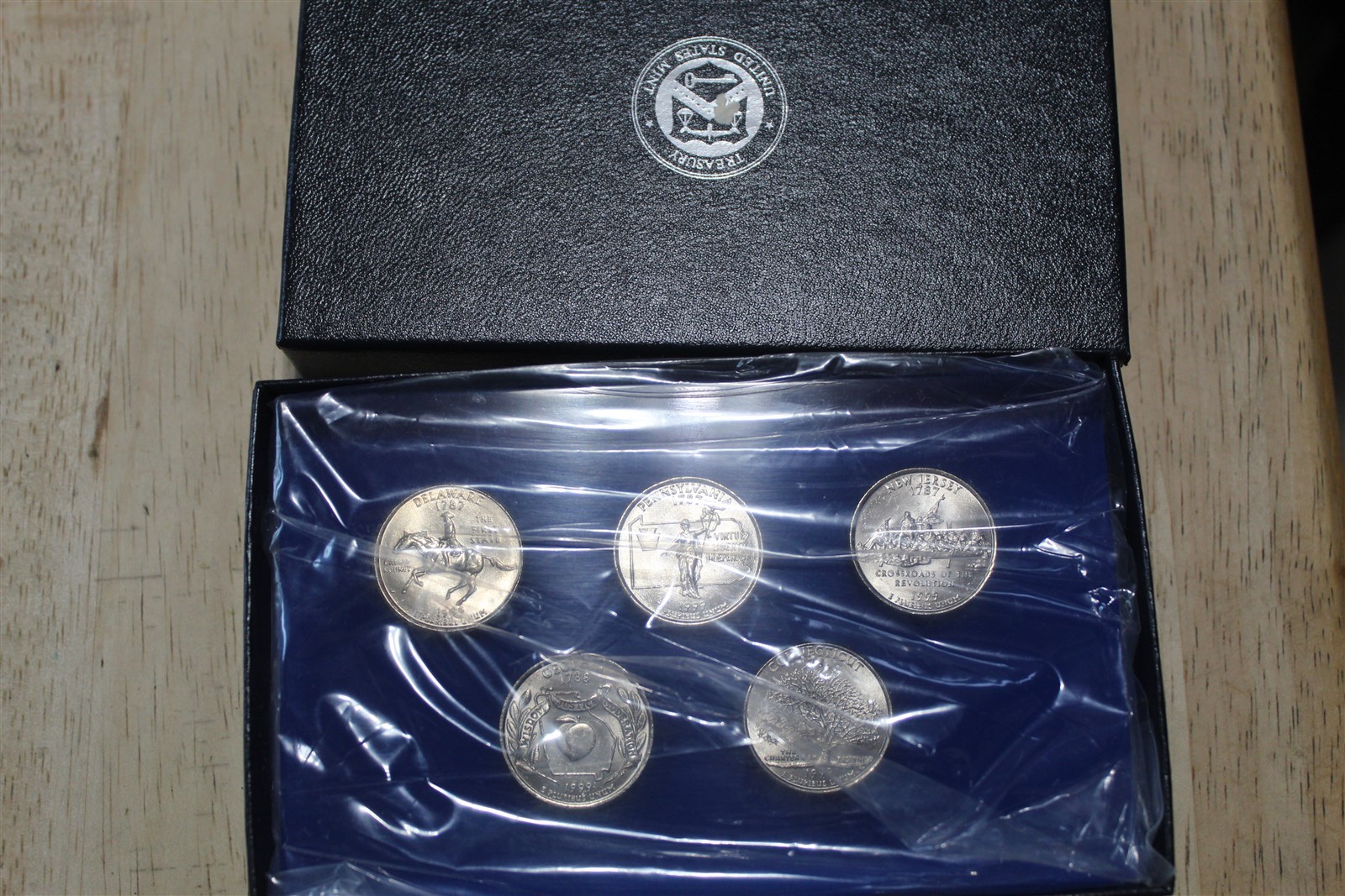 1999 STATE QUARTER SET OF 5 IN LUCITE PAPERWEIGHT - ORIGINAL US MINT HOLDER