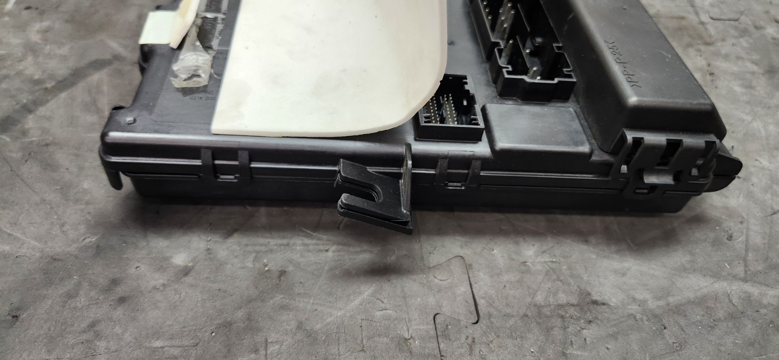 2005-2006 Ford Mustang Body Control Module BCM Computer OEM