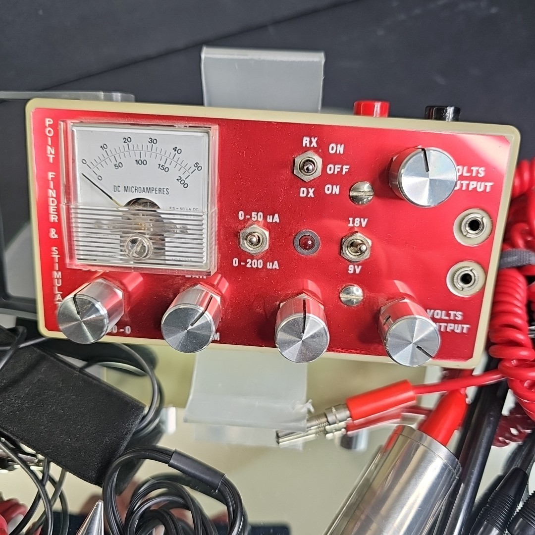 JOANCO MEDICAL ELECTRONICS LTD. Point Finder Stimulator No 4 W/ Extras Untested