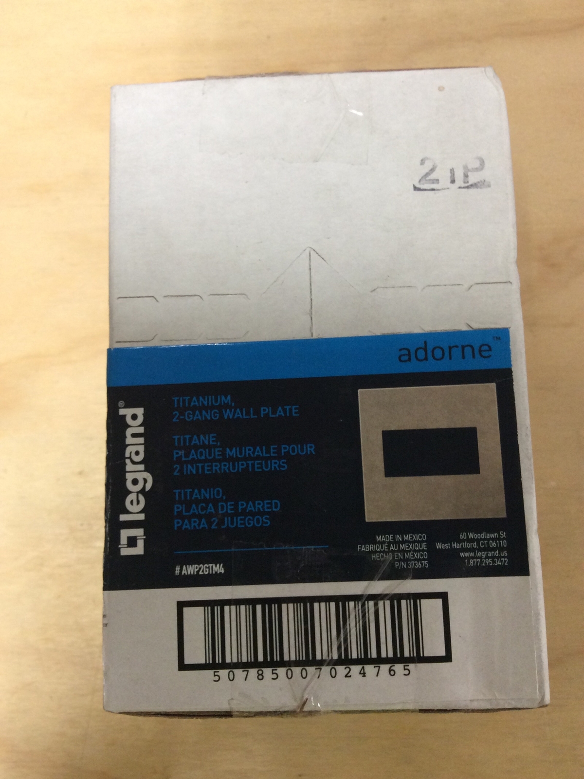 New Old Stock Box Of 4 Legrand Adorne AWP2GTM4 2 Gang Wall Plate Titanium