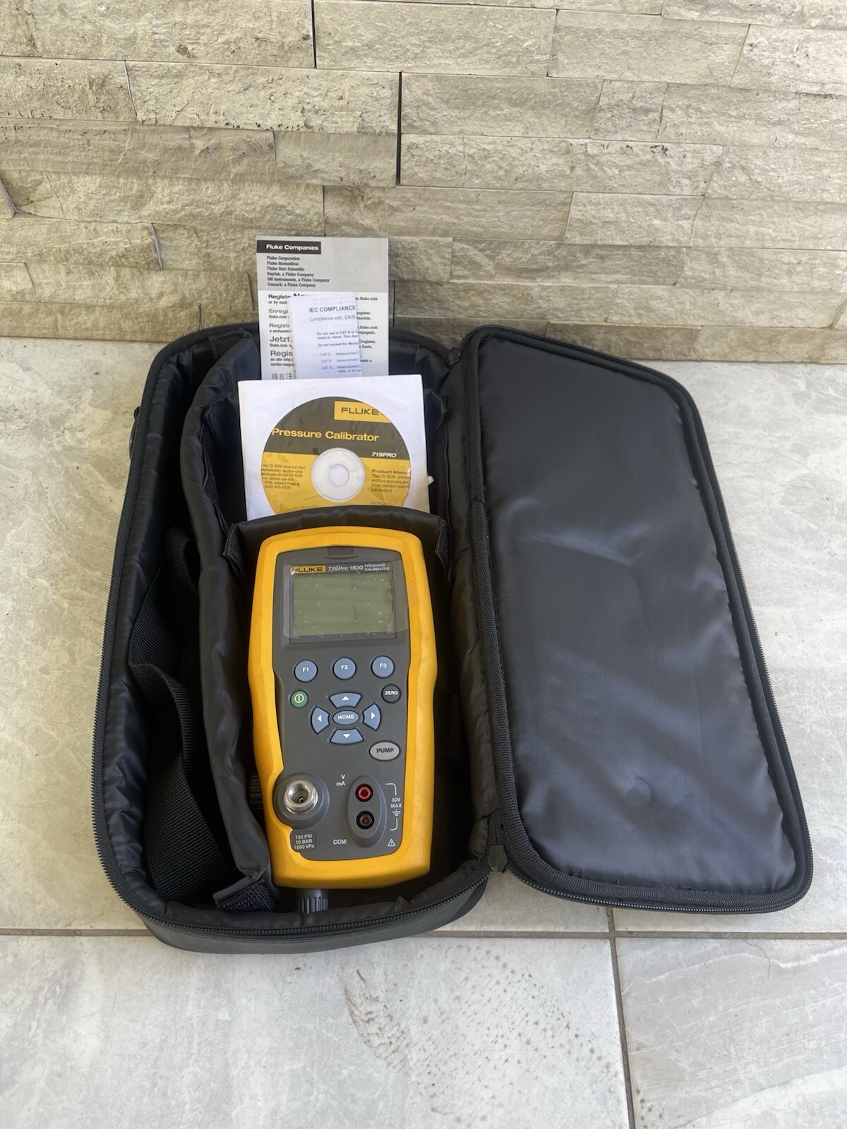 Fluke 719 Pro 150G Pressure Calibrator