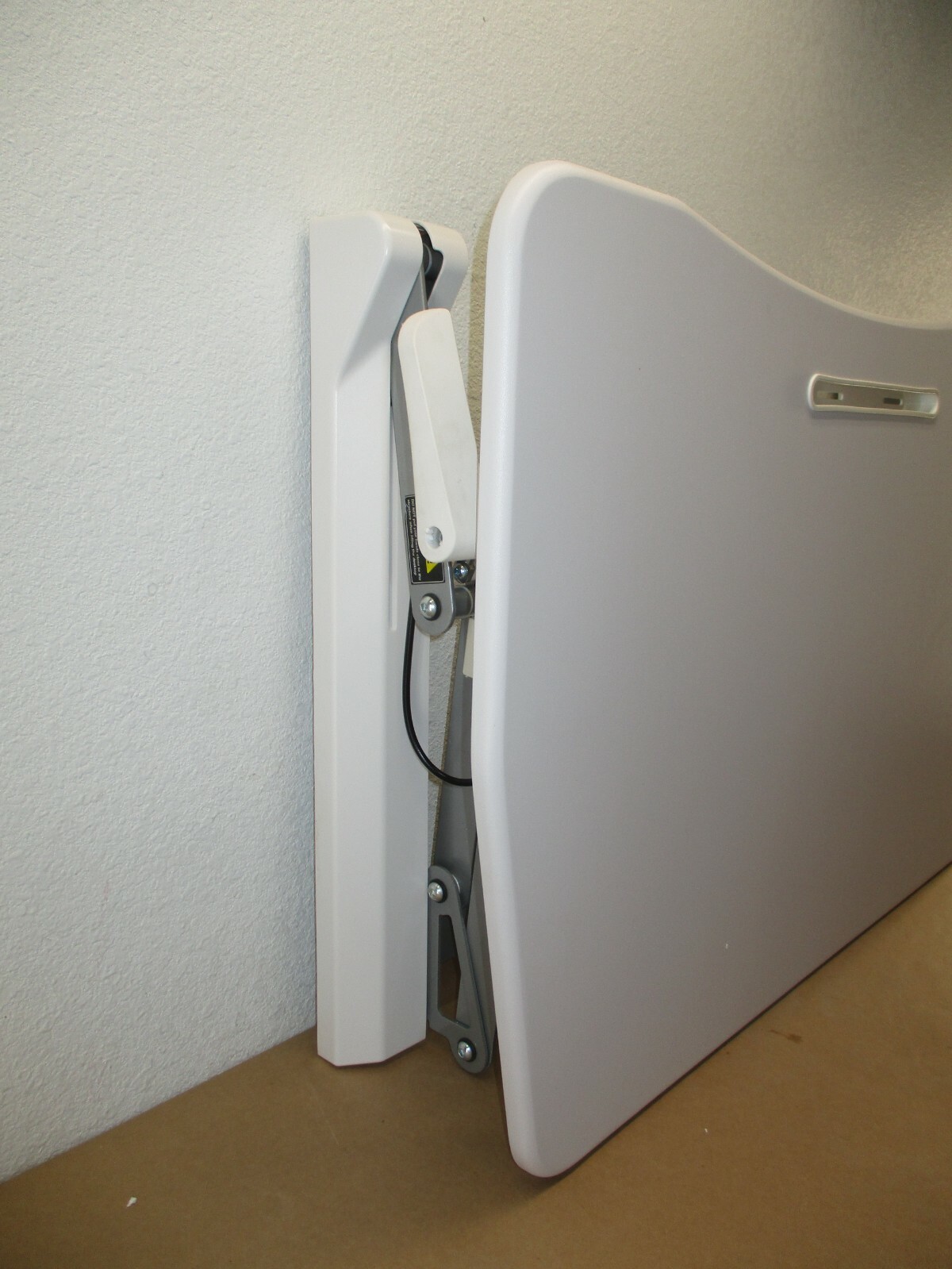 Mount-It! MI-7956 Adjustable Standing Desk Converter White Open Box
