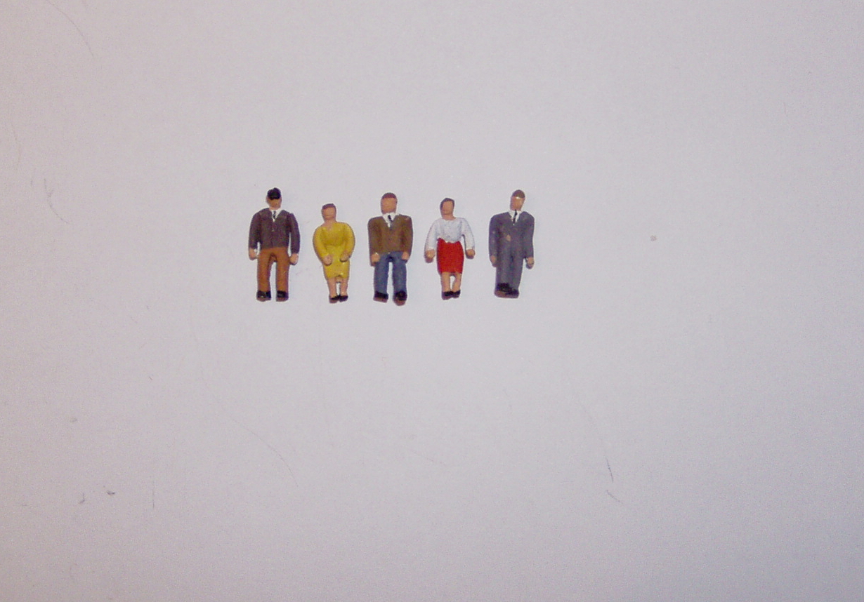 P&D Marsh N Gauge N Scale X46 Standing people PAINTED & finished