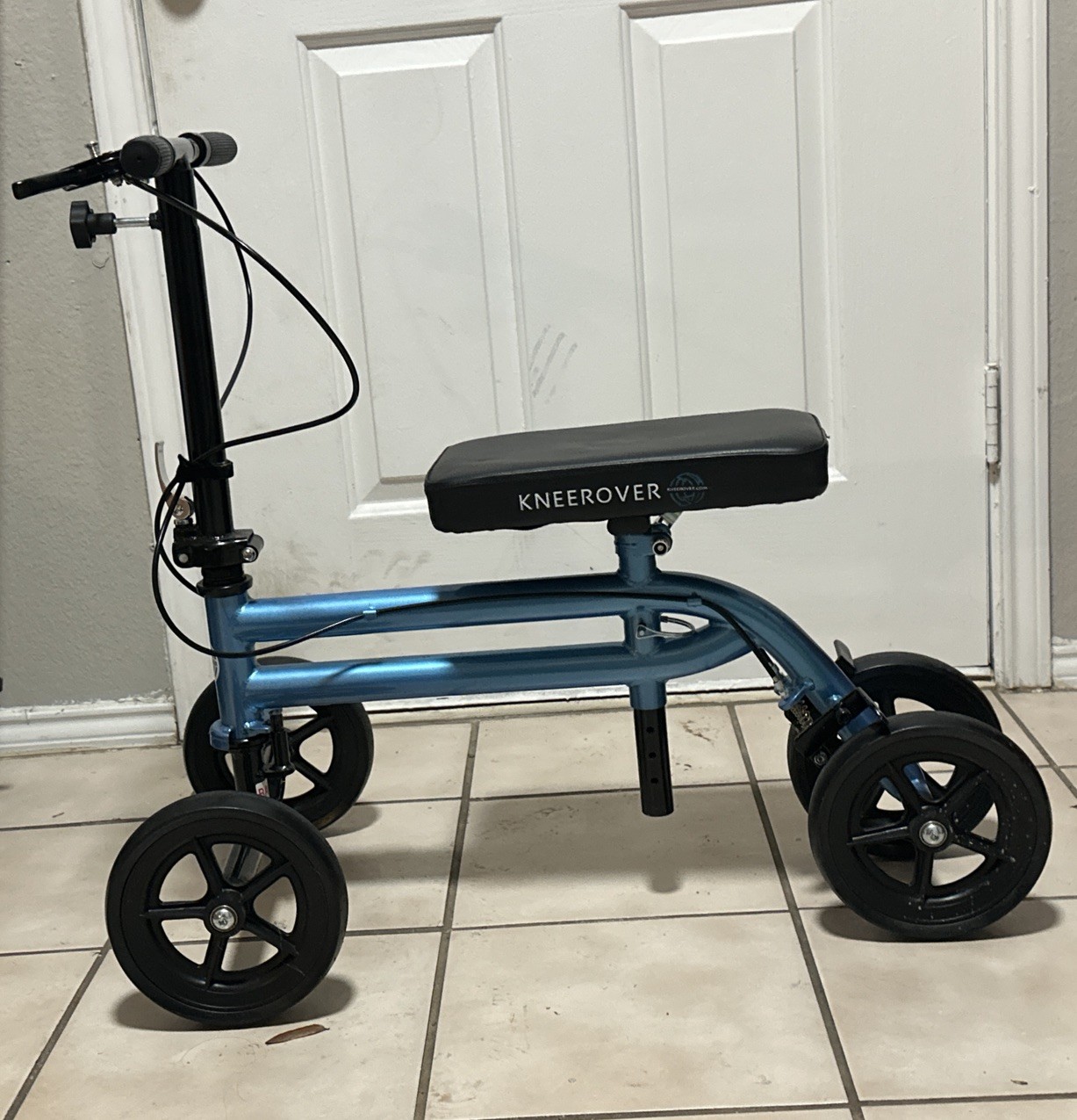 Lightweight KneeRover Foldable & Adjustable Knee Scooter