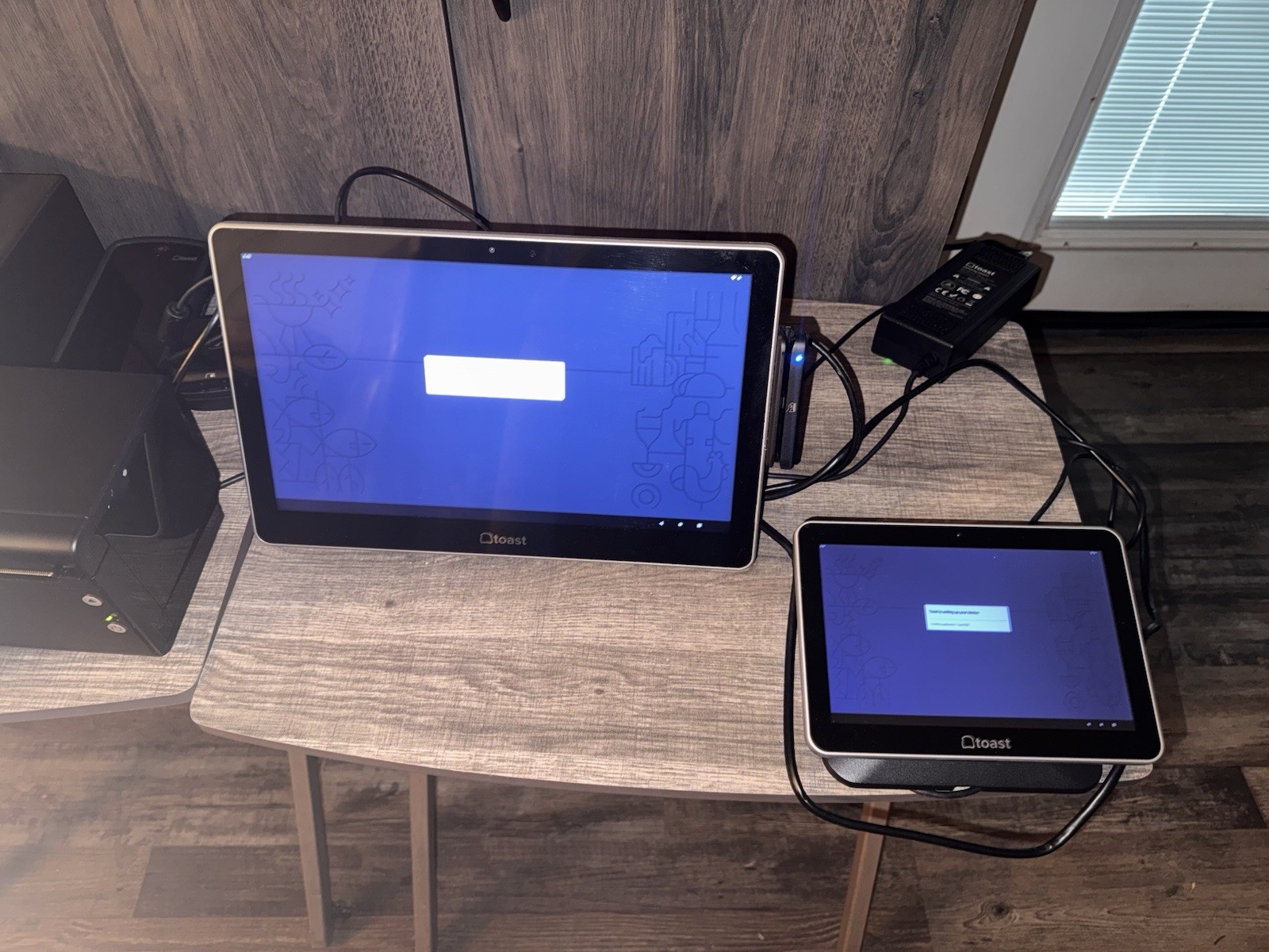 Toast Flex TT200 POS System Touch Screen Printer, card reader, Cashbox, & Cables