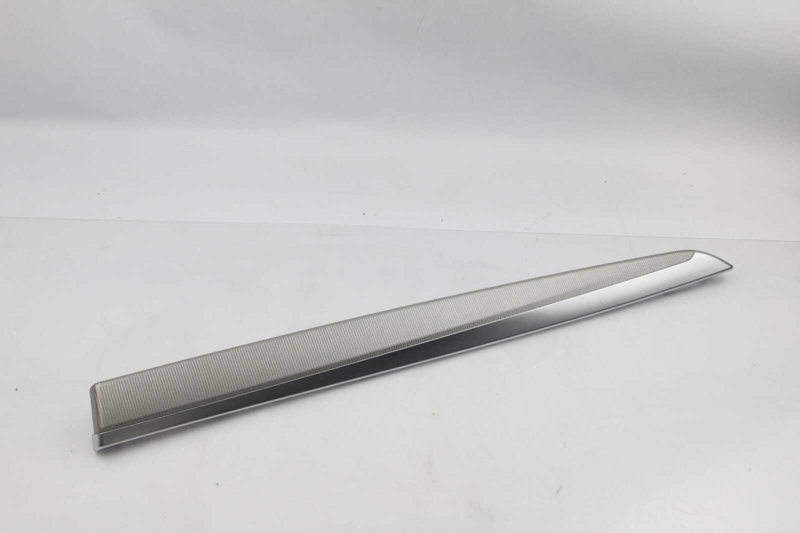 BMW F10 F11 ALUMINUM CARBON REAR RIGHT INTERIOR TRIM LHD 8051330
