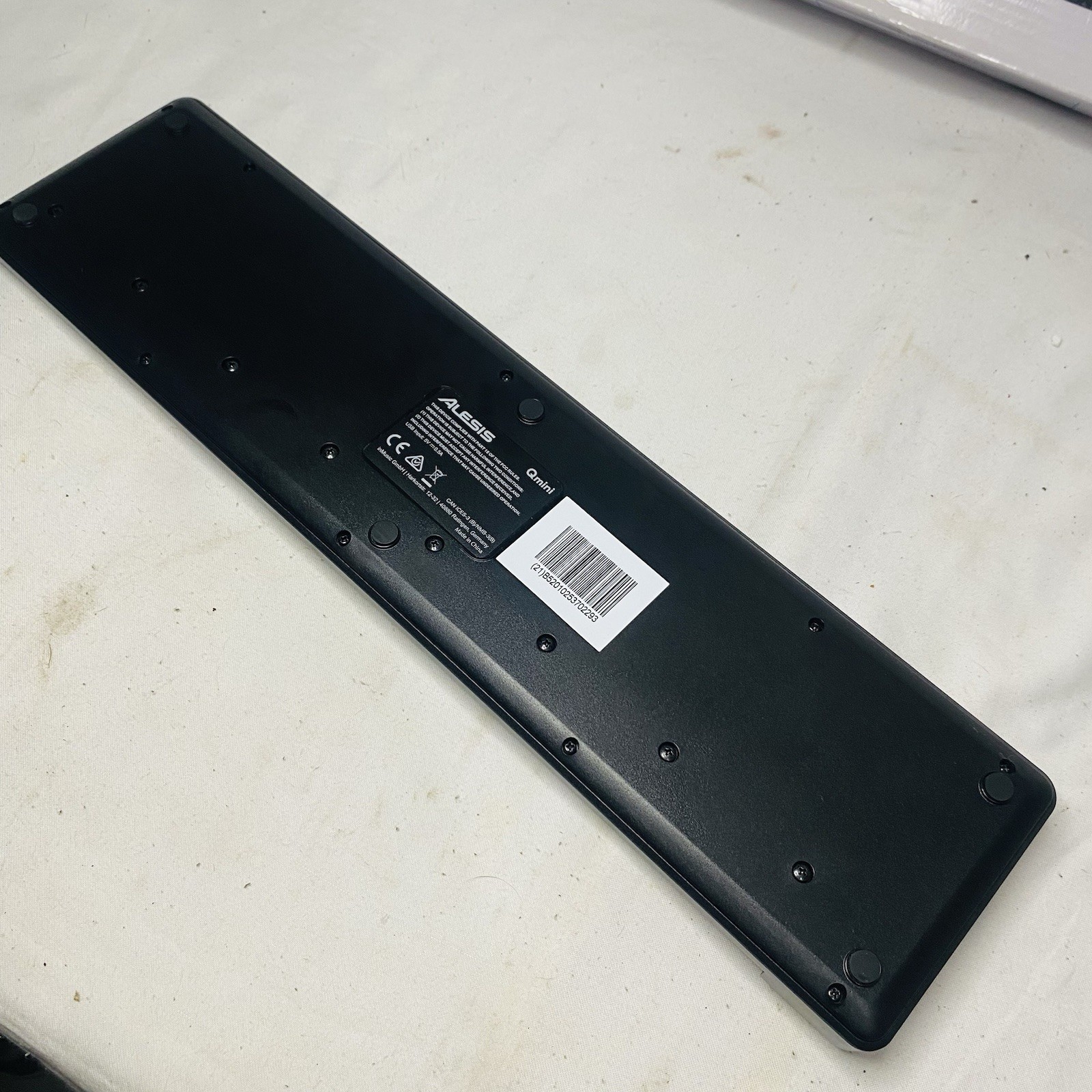 Alesis QMini Compact 32-Key USB MIDI Controller Tested In Box