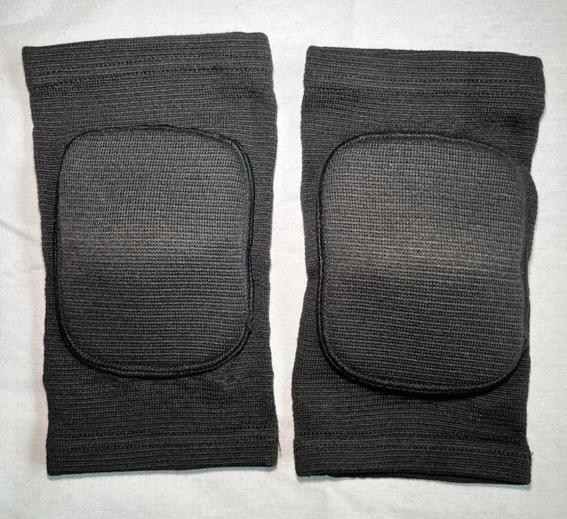 Volleyball Knee Pads for Women Men Youth Kids, Brace Small, Black