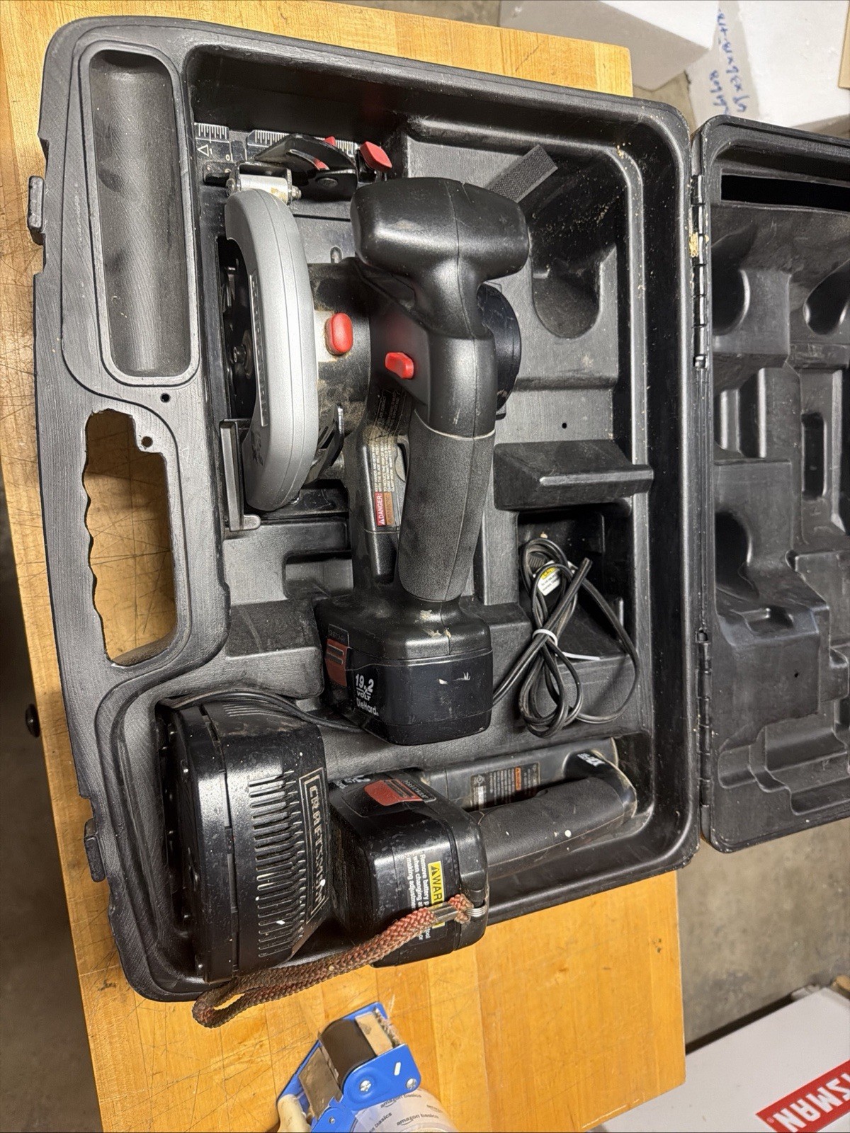 Craftsman 19.2 Volt Cordless Trim Saw & Fluorescent Light, Charger & 2 Batteries