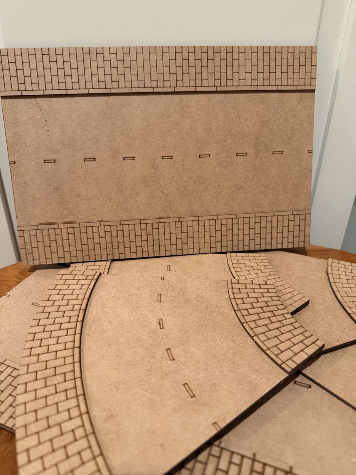 Sally 4th US Roads 28mm. Set Of 6: 2 Straight, 4 Curved for Warhammer 40K etc