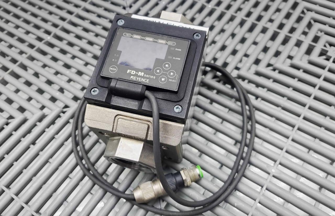 Keyence FD-MZ100ATK Capacitance Electrode Electromagnetic Flow Sensor 100L