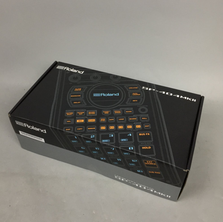 Roland Linear Wave Sampler Beatmaking Machine SP-404MK2