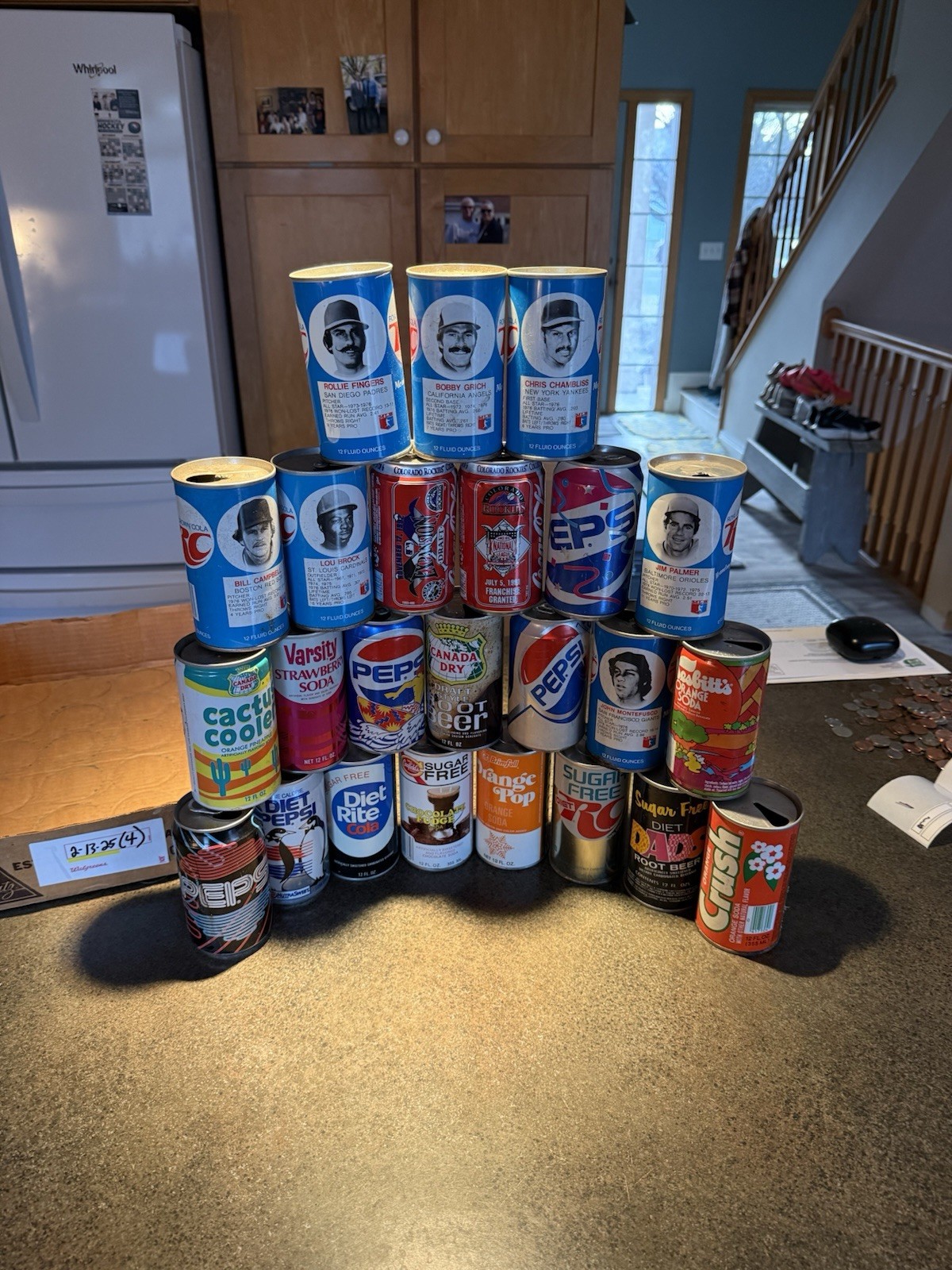 OLD SODA 🥤 CAN LOT OF See Pictures DENTS,HOLES, RUST ECT….. Lot 2-13-25(4)