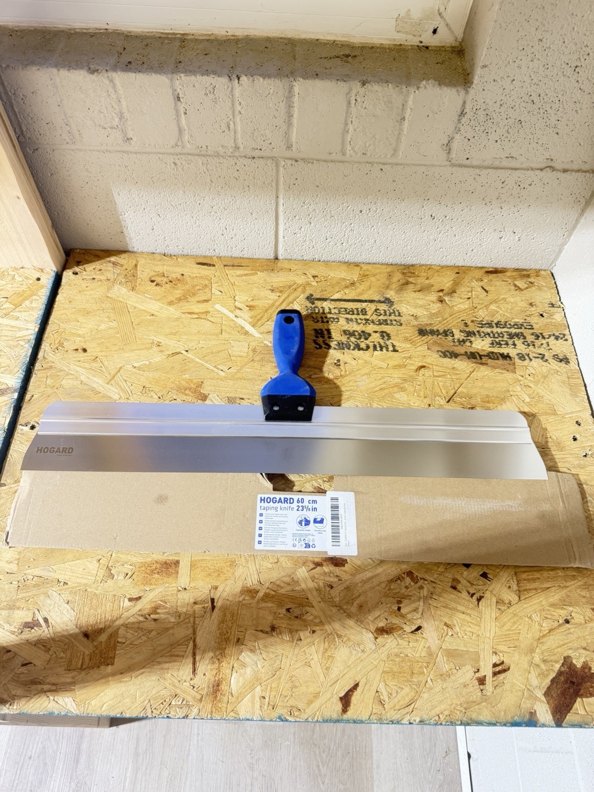 Taping Knife