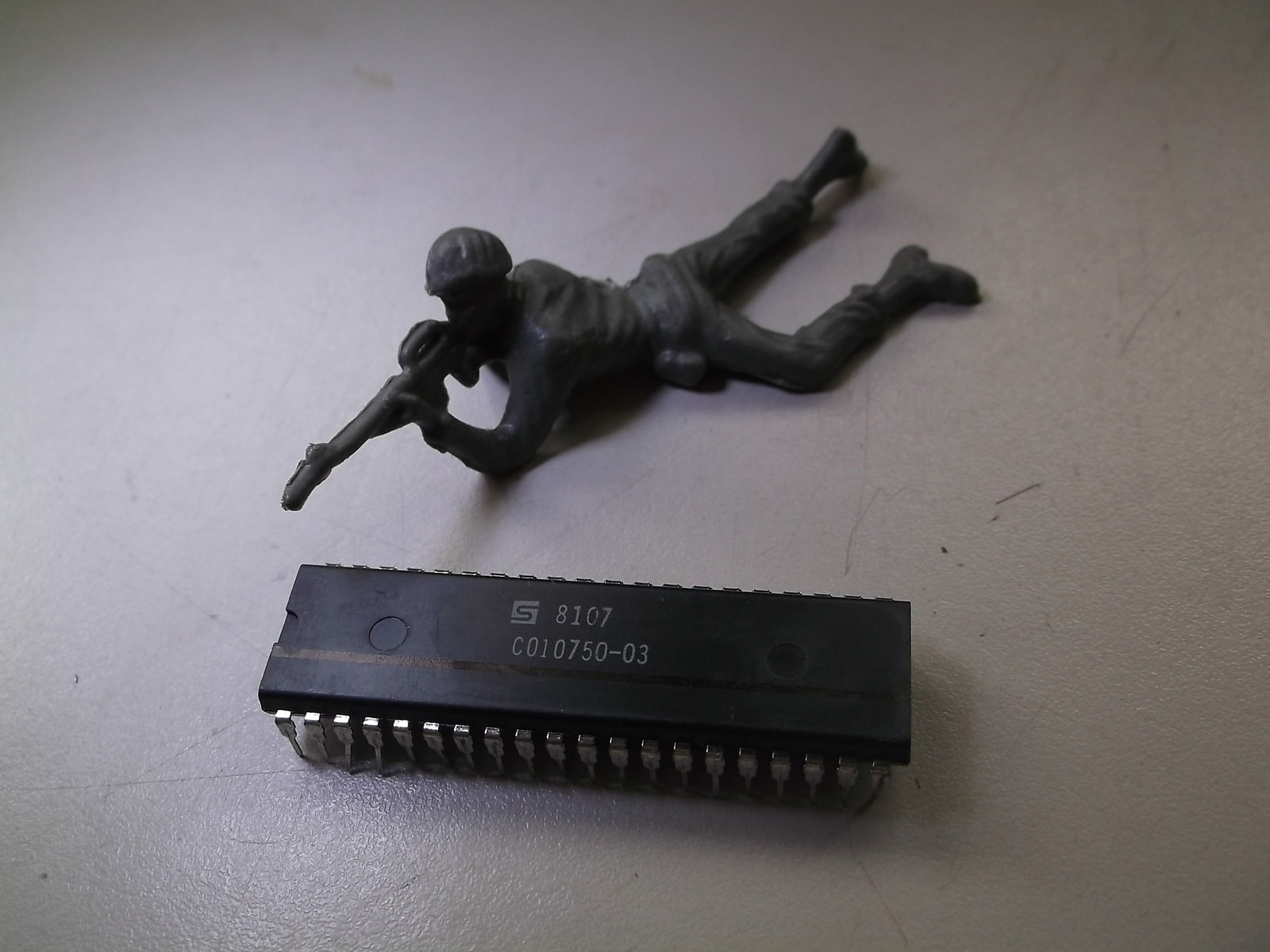 Circuit Chip C010750-03 8107 *FREE SHIPPING*