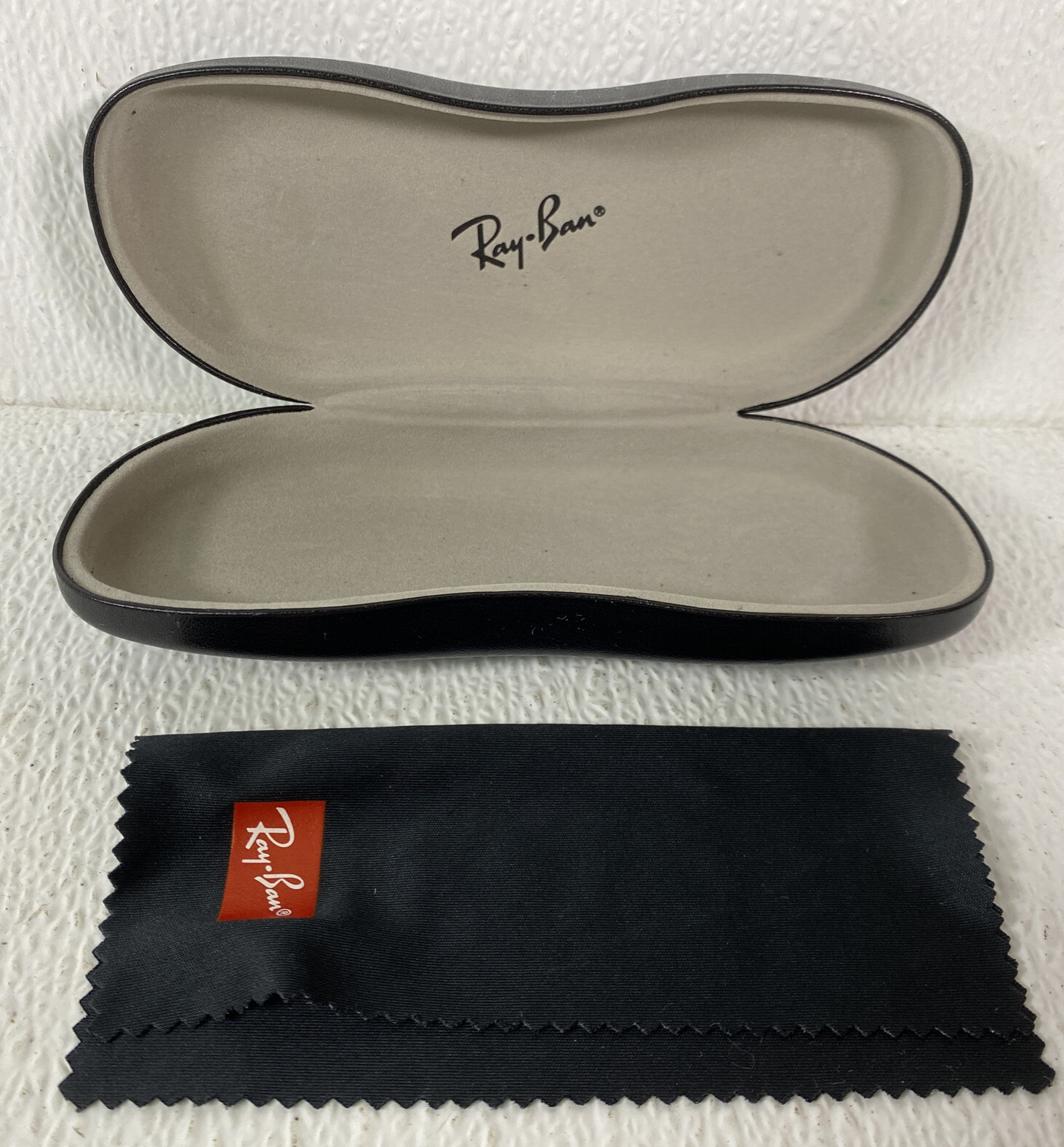 Ray-Ban Black Clamshell Sunglasses Authentic Hard Case With Cleaning Cloth