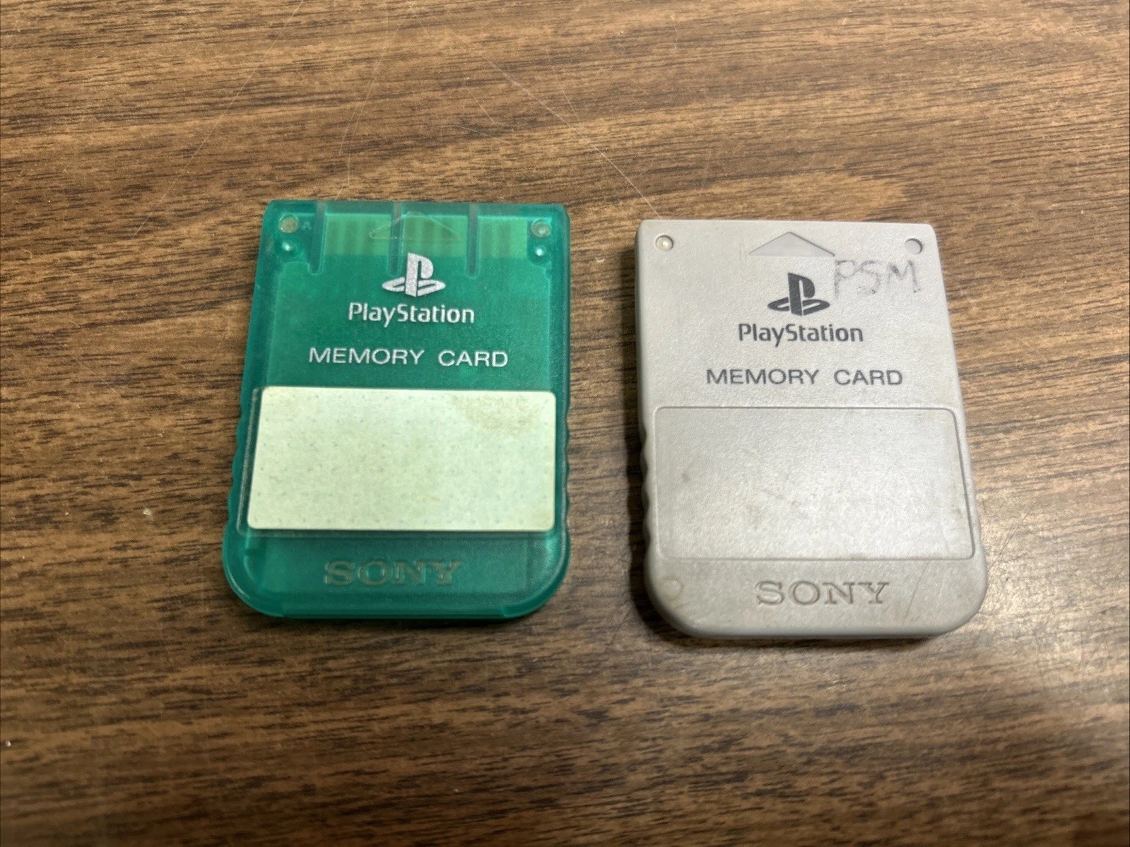Lot of  2 Playstation 1 PS1 OEM 15 Block Memory Card SCPH-1020 green  Gray