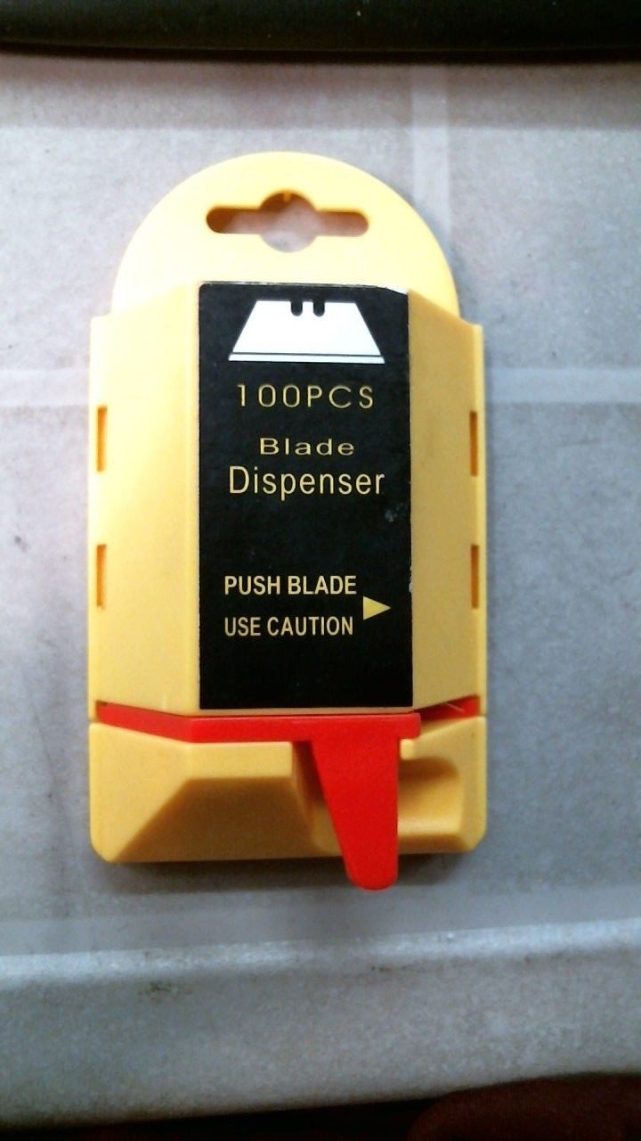 Heavy Duty Utility Blade Dispenser, 100 pcs. .025" FREE SHIPPING