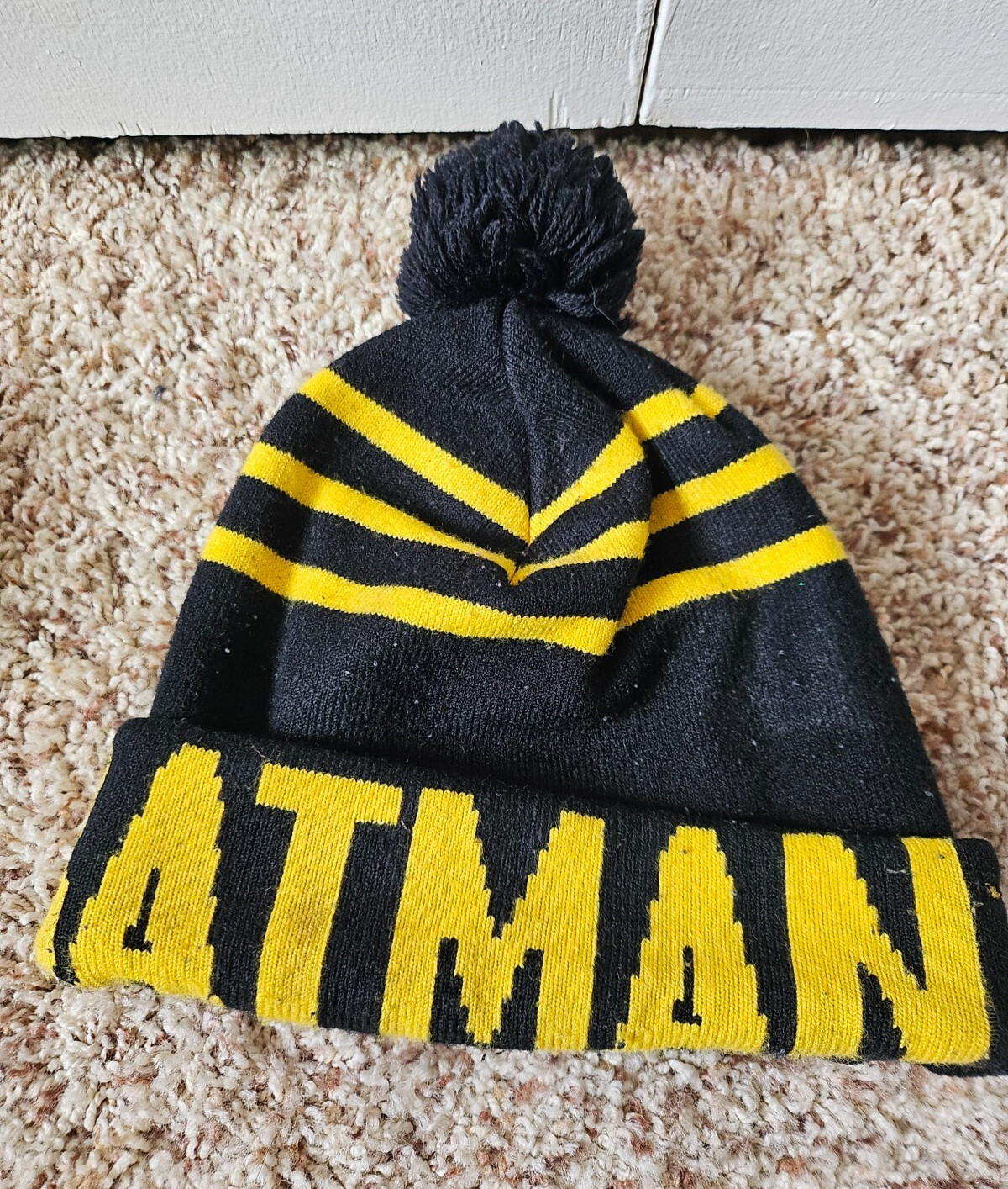 DC Comics Batman Youth Unisex Knitted Winter Hat with pompom -Excellent