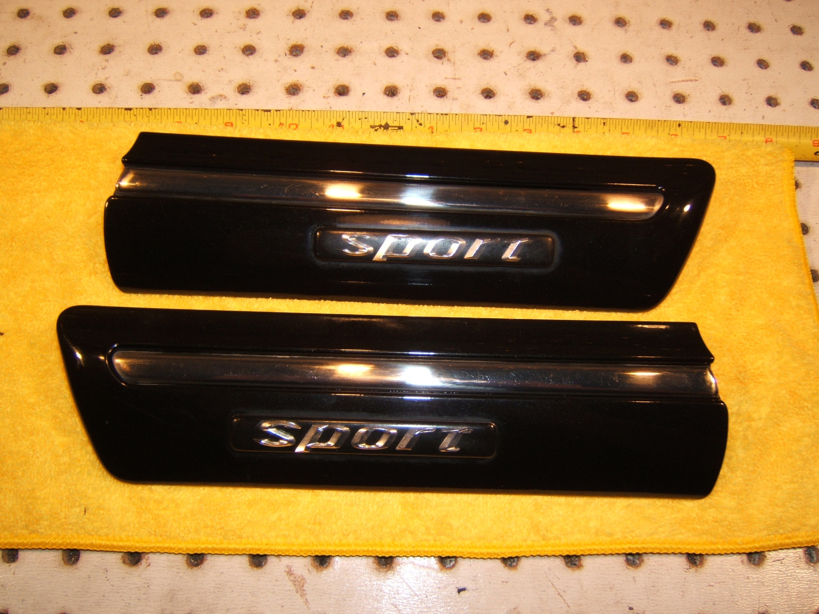 Mercedes Late W210 Sedan SPORT front fenders BLACK Genuine OEM 1 set of 2 Covers