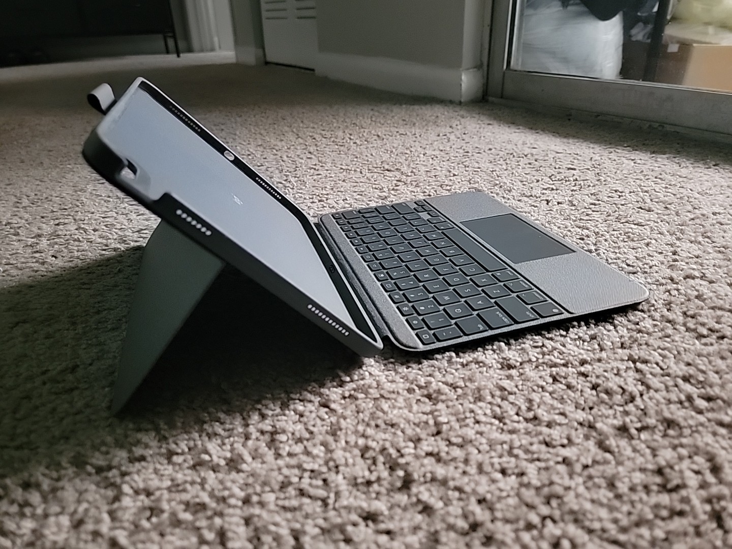 Logitech Combo Touch Keyboard Case for iPad 11"(11 gen)