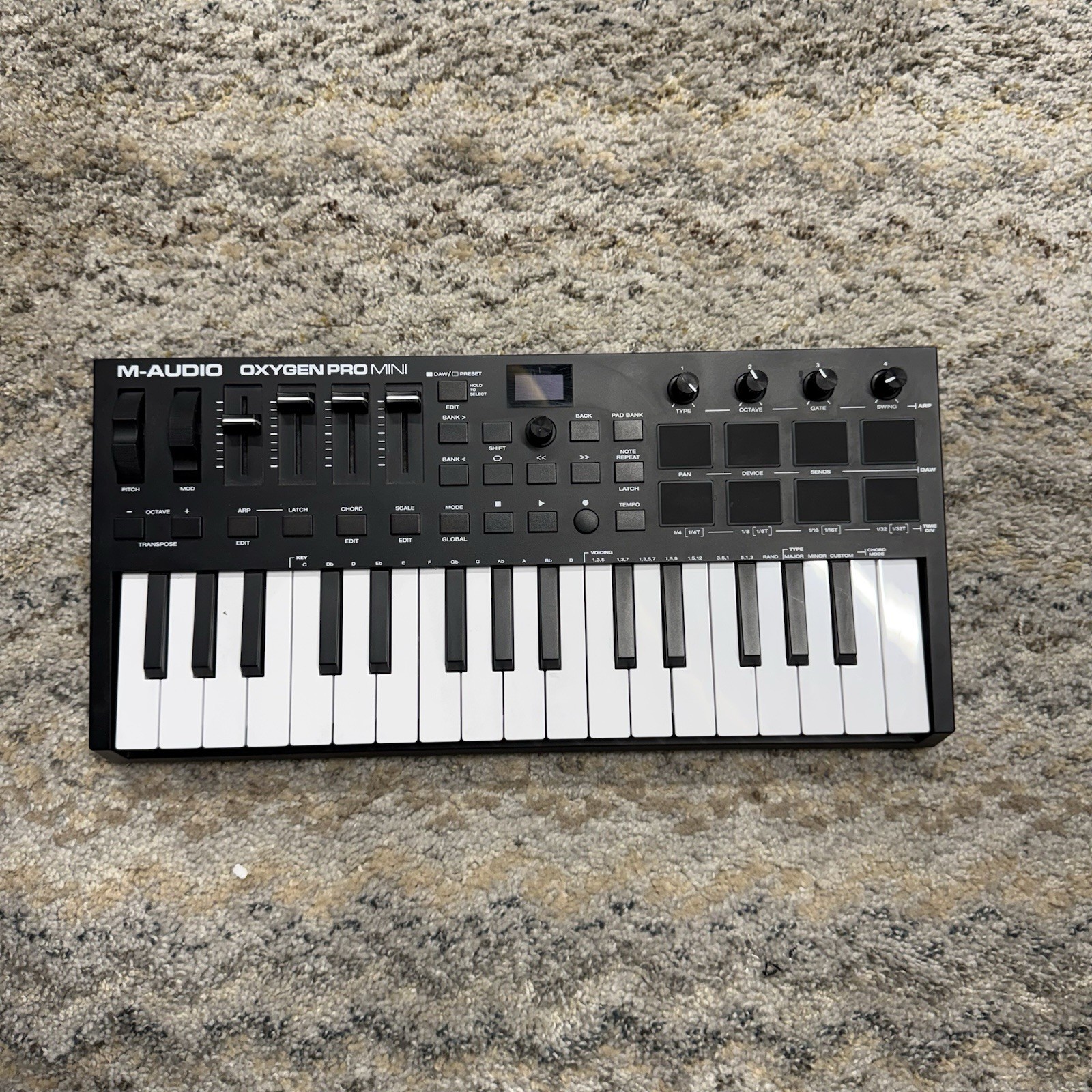 M-Audio Oxygen Pro Mini 32-Key USB MIDI Controller Keyboard Tested