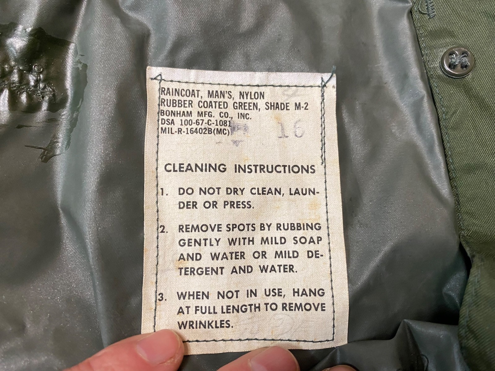 ORIGINAL VIETNAM WAR US ARMY RAIN COAT-MEDIUM