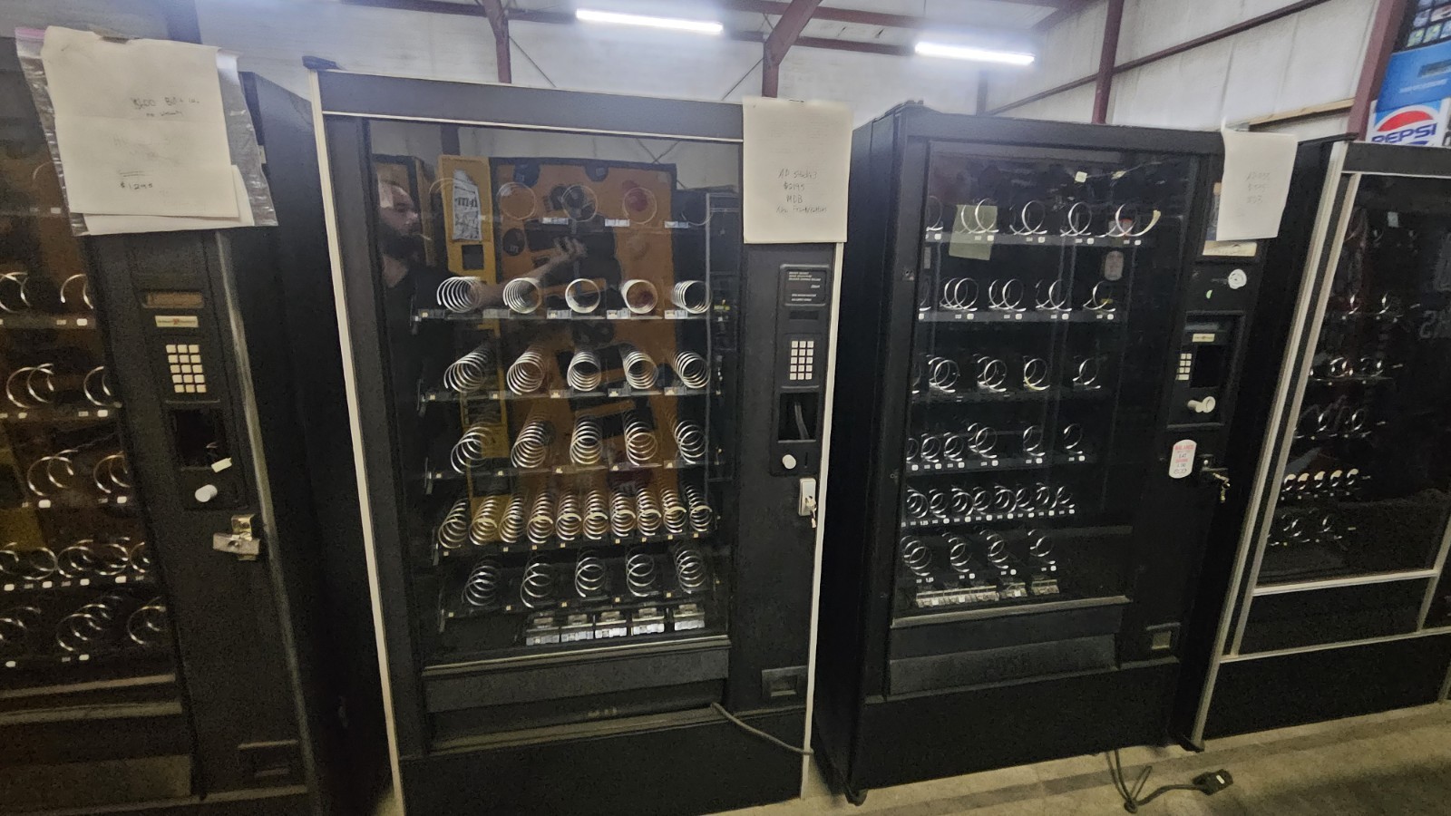 5x AUTOMATIC PRODUCTS AP 123 Studio 3 LCM 933 SNACK VENDING MACHINE MDB $5