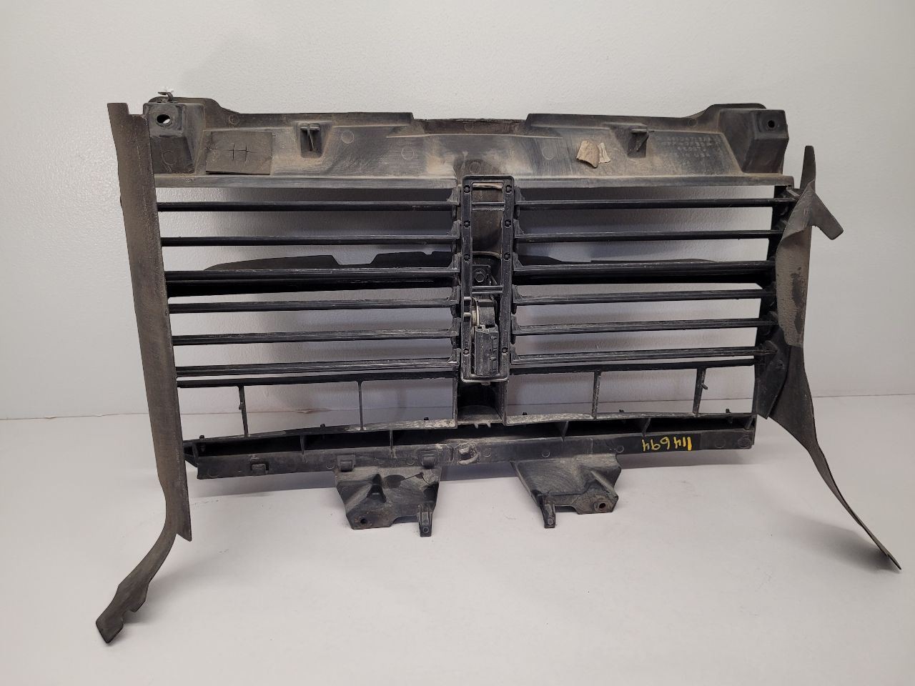 2016 Dodge ram 1500 Air Shutter