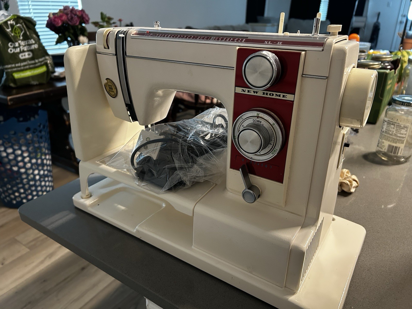 Vintage - New Home Sewing Machine - Model 900