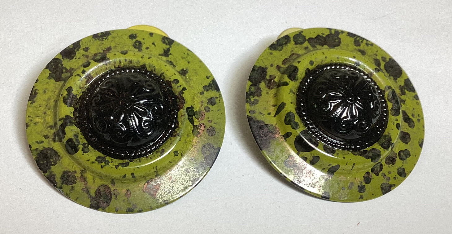 AWESOME RETRO PAIR OF SPECKLED MILITARY GREEN & BLACK ROUND PIERCED EARRINGS