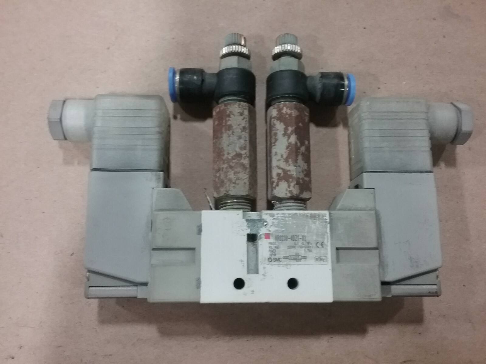 SMC VF3230-4DZ1-02 solenoid valve 220VAC #02F49