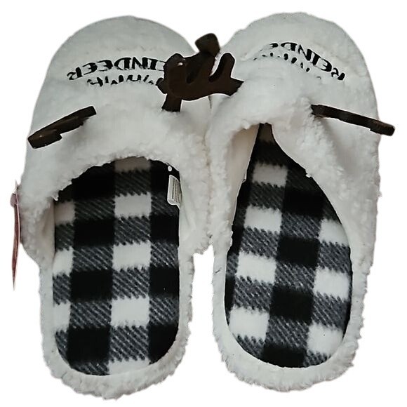 Mama Reindeer Fuzzy Slippers Size 8/9 Large Women's New Holiday Slip On