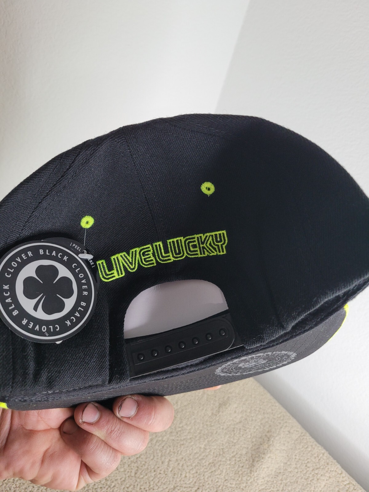 NWT Black Clover Mens Golf Snap Back High Vis Yellow Black Adjustable Hat Cap