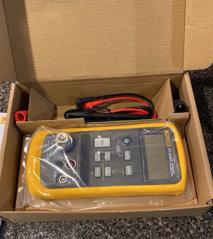 Fluke 717-5000G Pressure Calibrator
