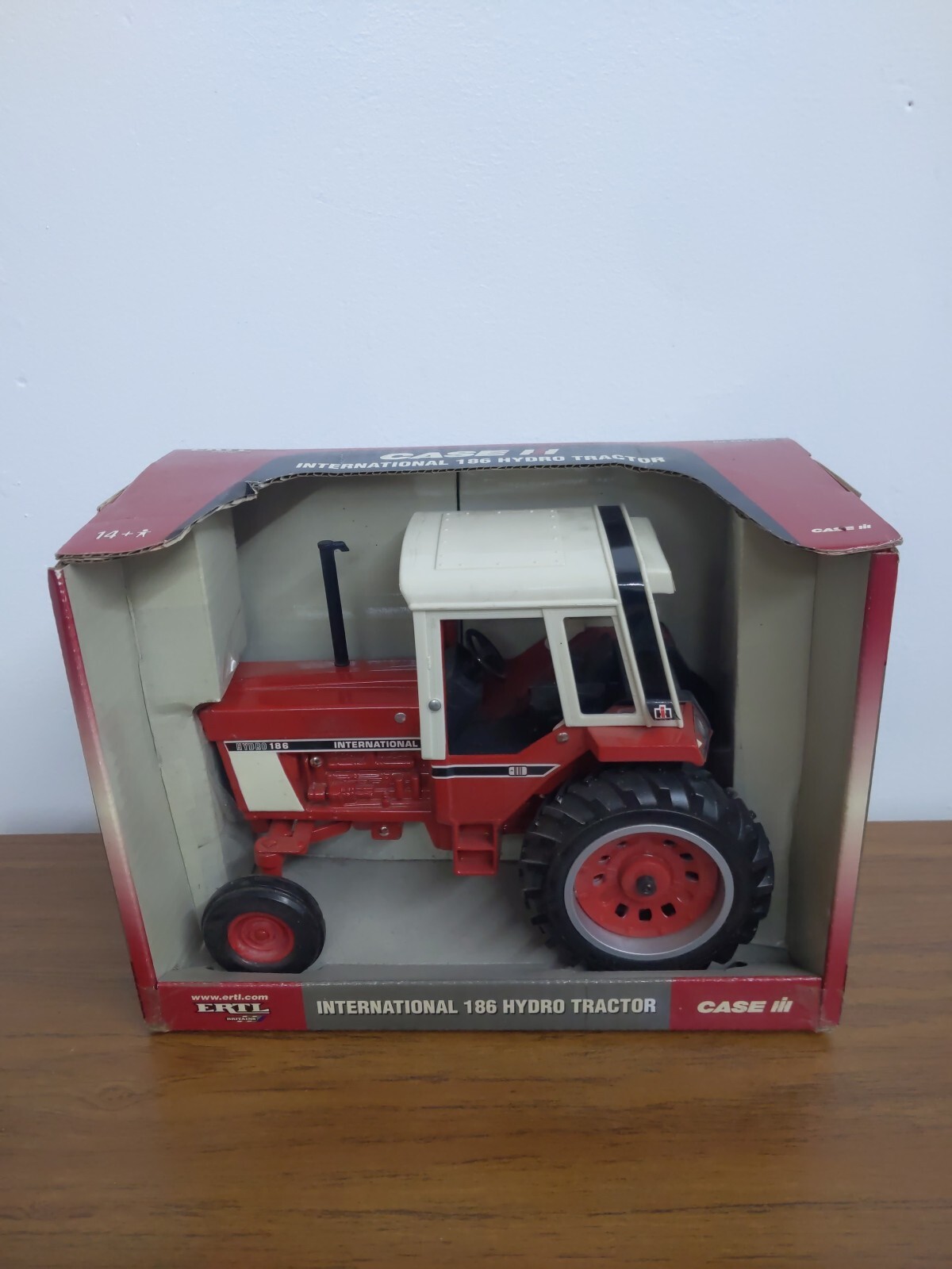 1/16 Farm Toy International 186 Hydro Tractor w/Cab