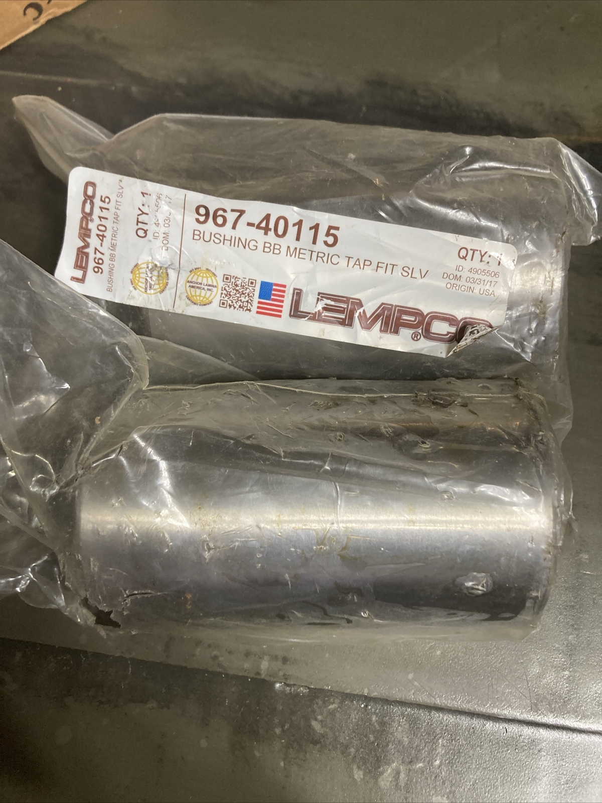 LOT OF 2 LEMPCO SLEEVE BUSHINGS BB METRIC TAP FIT SLV 967-40115