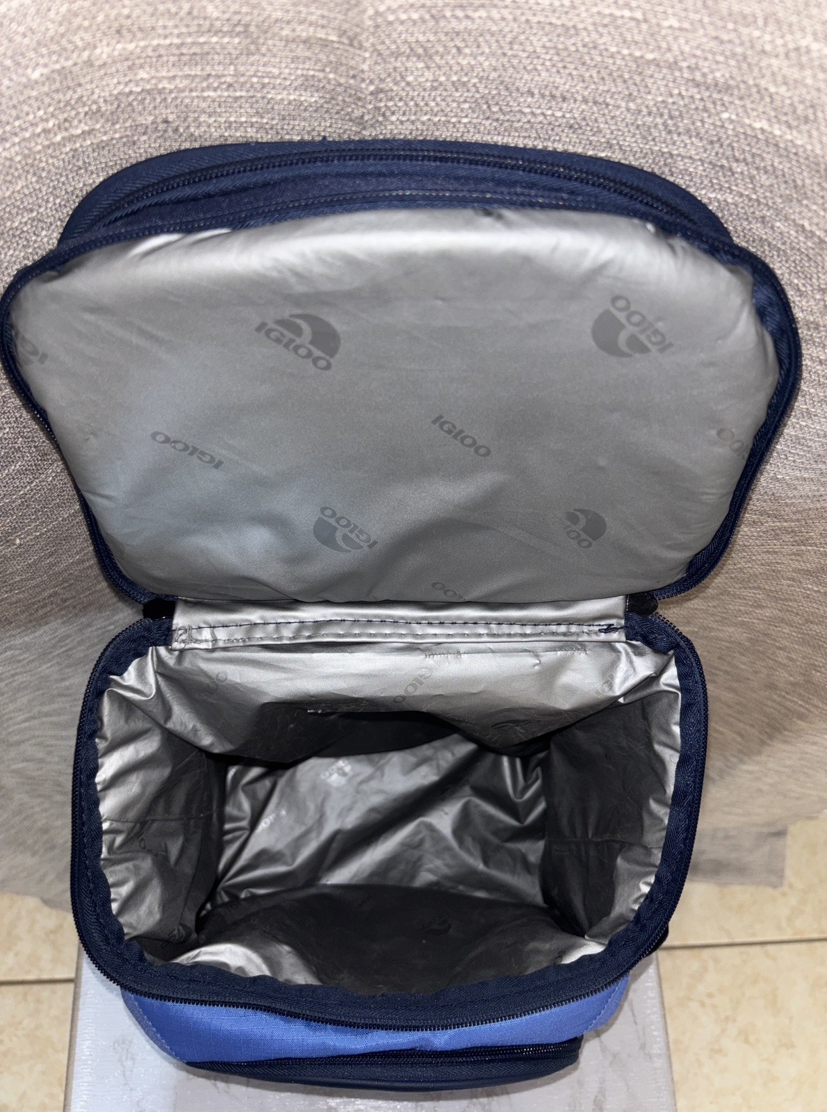 Igloo Maxcold Cooler Bag Hard-Top Backpack 28 Cans Capacity BLUE*GUC