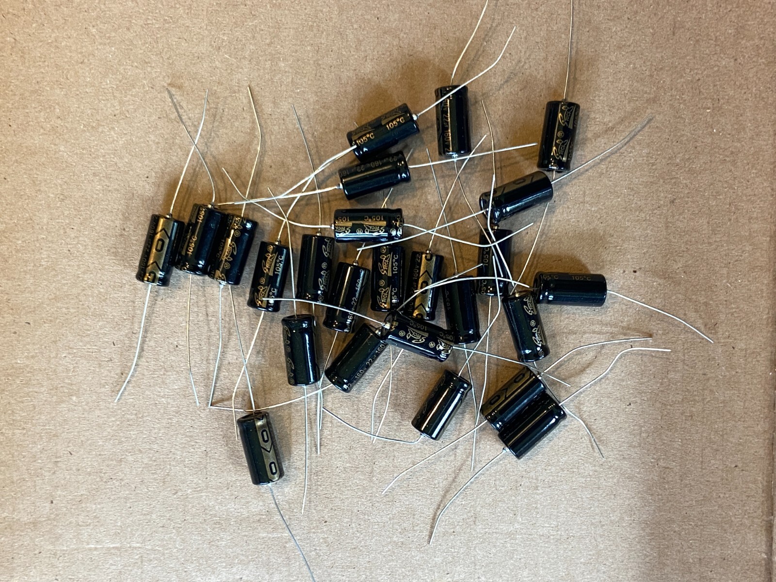 25pc Electrolytic Capacitor Axial 2000hr +105℃ RoHS 22uF 160V φ10x20mm Supertech