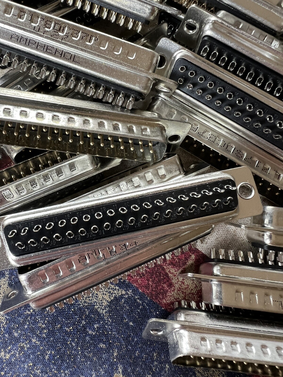 ** Quantity 2 ** AMPHENOL L717SDC37P 37P 37 pin male