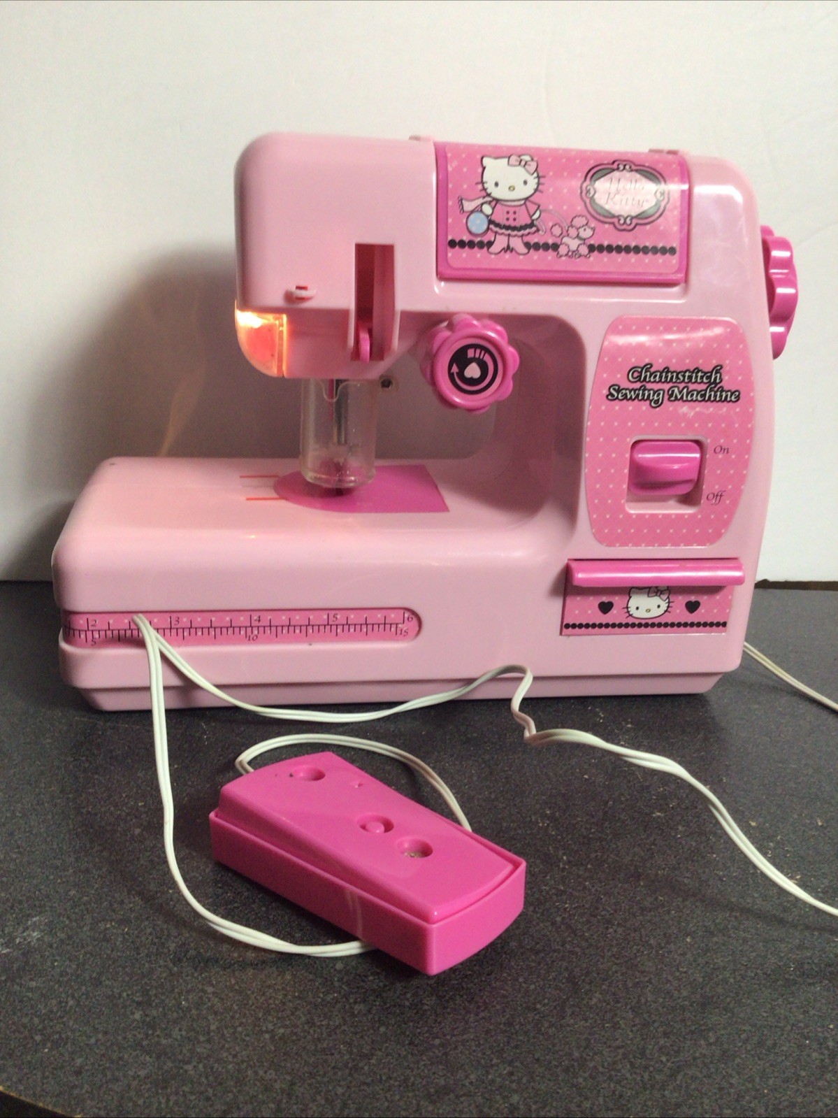 Hello Kitty ChainStitch Toy Sewing Machine With Pedal 2011 WORKS