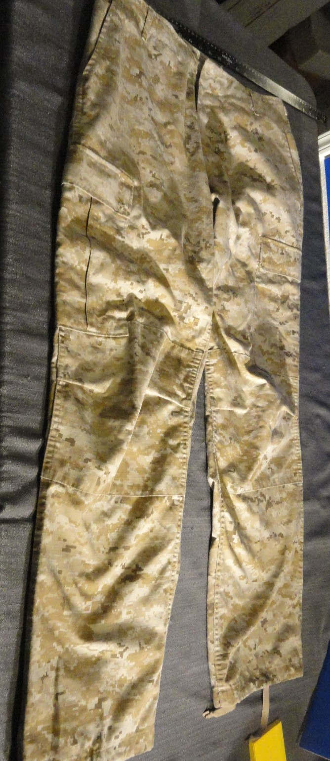 USMC US MARINE CORP DESERT MARPAT COMBAT TACTICAL CARGO PANTS MEDIUM