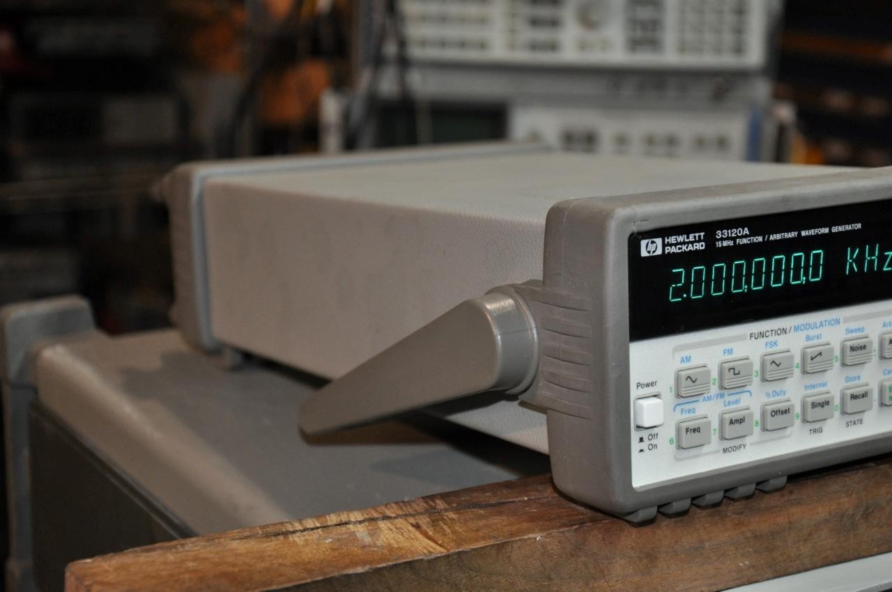 HP 33120A Function / Arbitrary Waveform Generator, 15 MHz