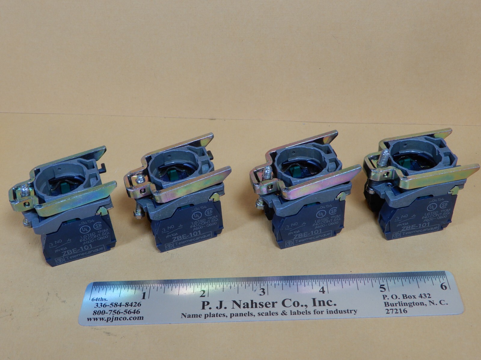 Telemechanique Push Button Contact Blocks with Two NO ZBE-101 Contacts NOS Qty 4
