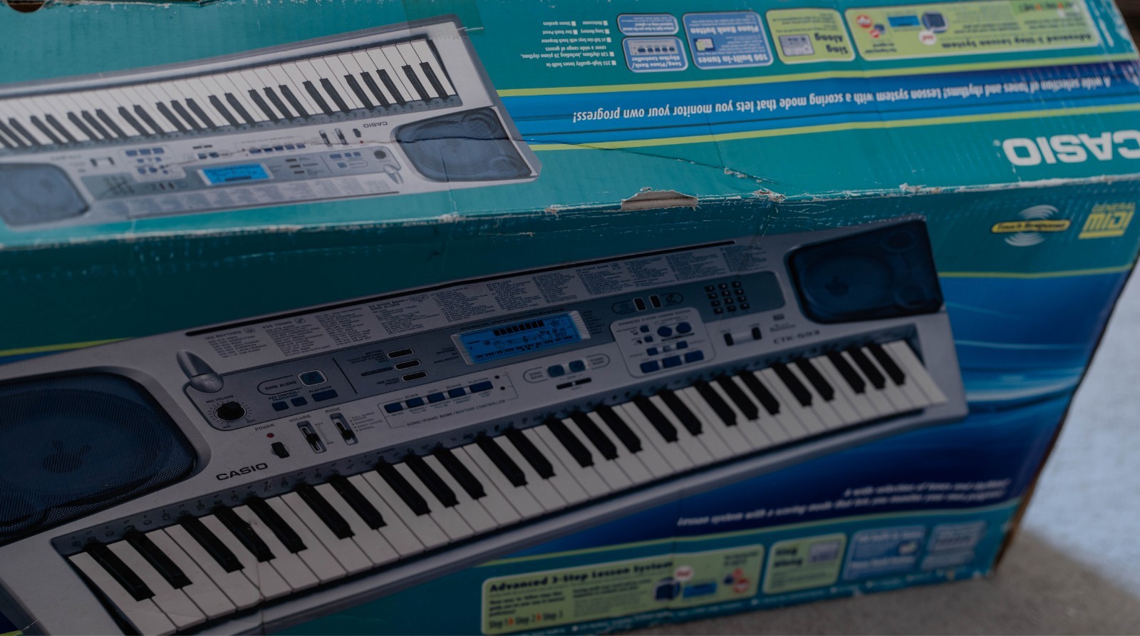 Casio CTK-593 Electronic Keyboard 61-Key Touch Response Brand New Boxed Complete