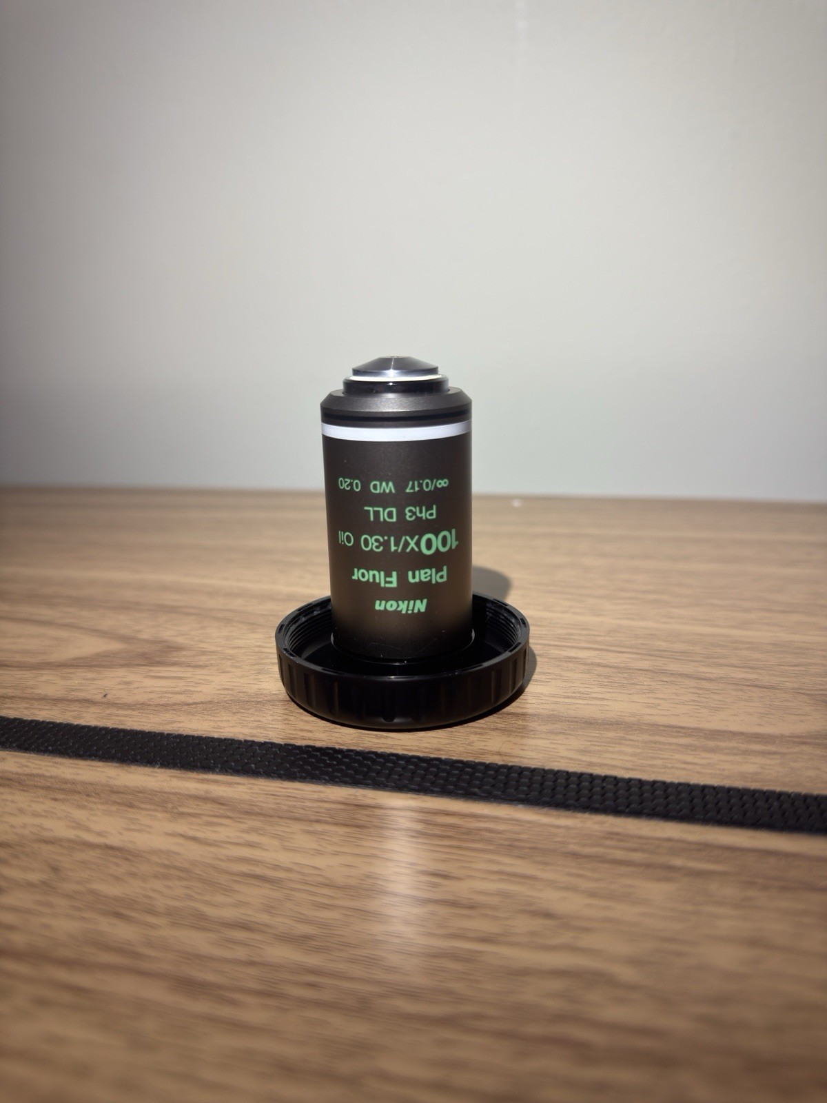 Nikon Plan Fluor 100X/1.30 Oil Ph3 DLL WD 0.20 Microscope Objective