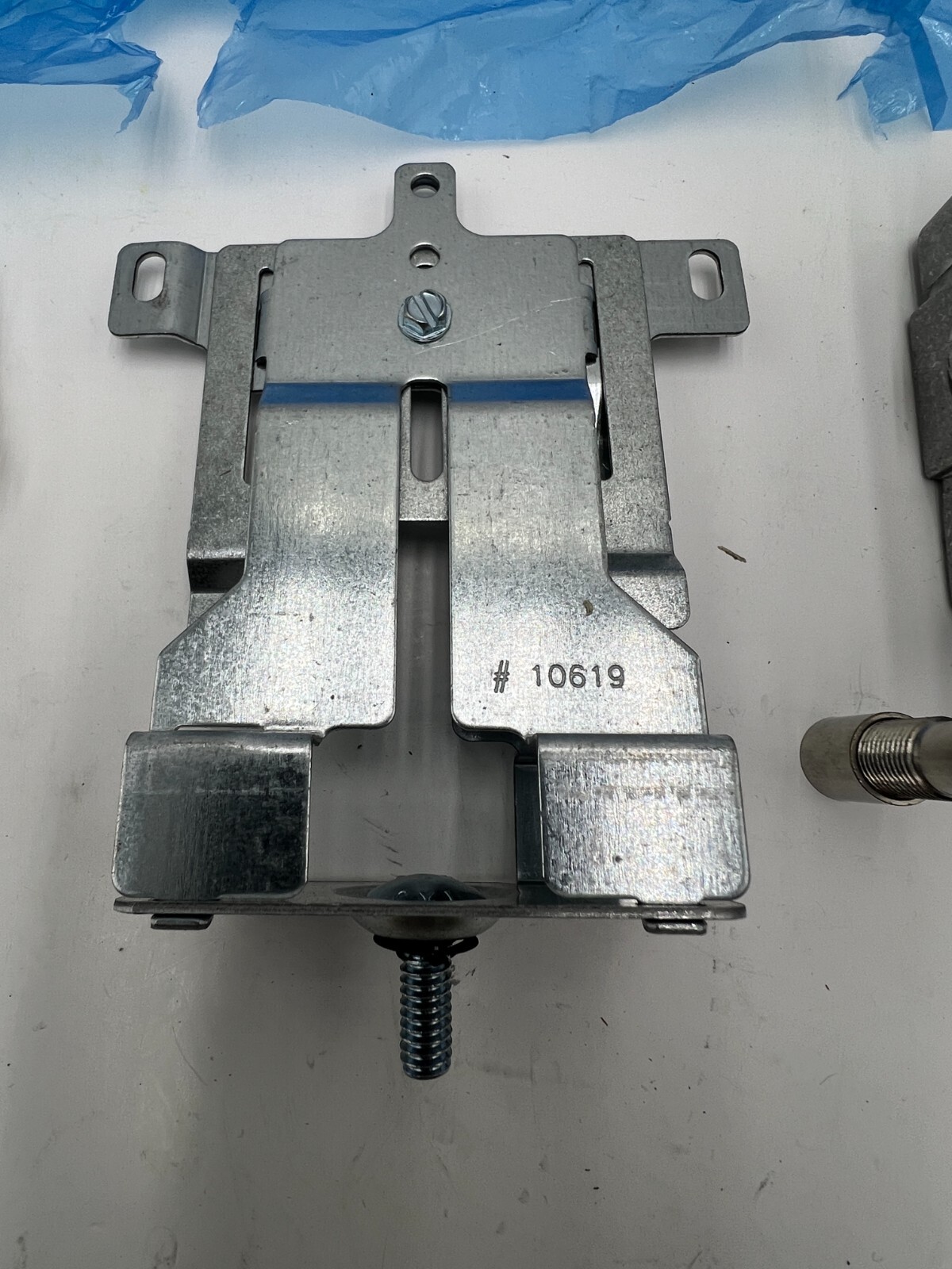 Focal Point C24-UNV-18-4FD Light Fixture Ceiling Hanging Hardware