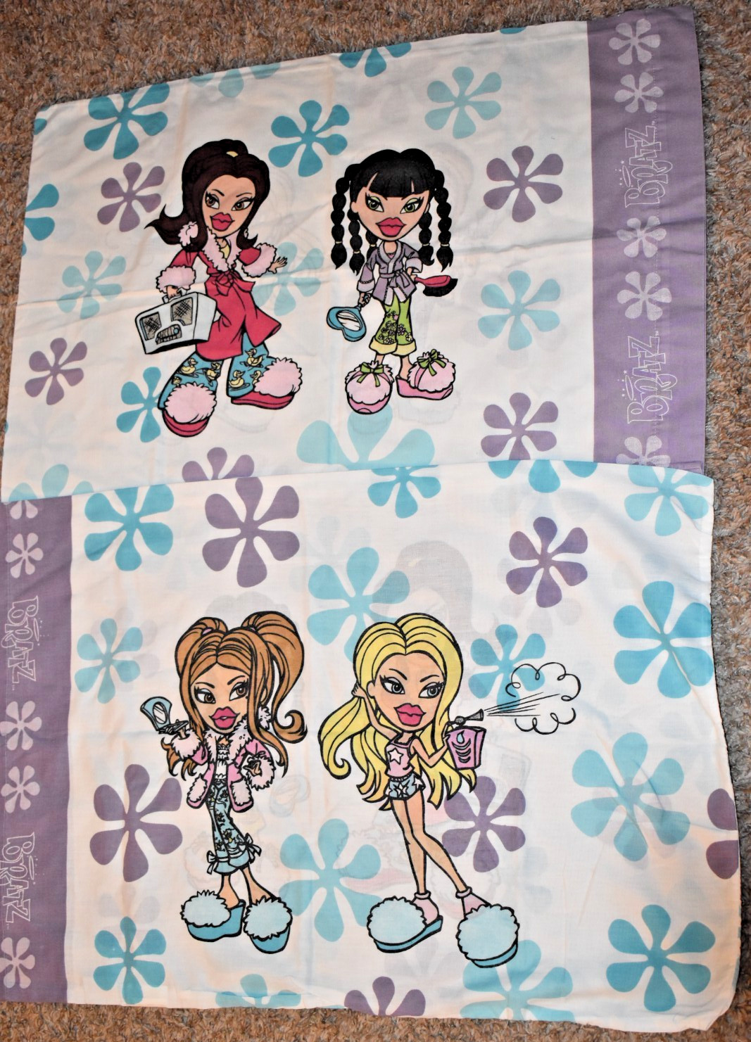 j9 !WOW! 1 Vintage BRATZ Dolls Reversible Pillow Case {Fabric}