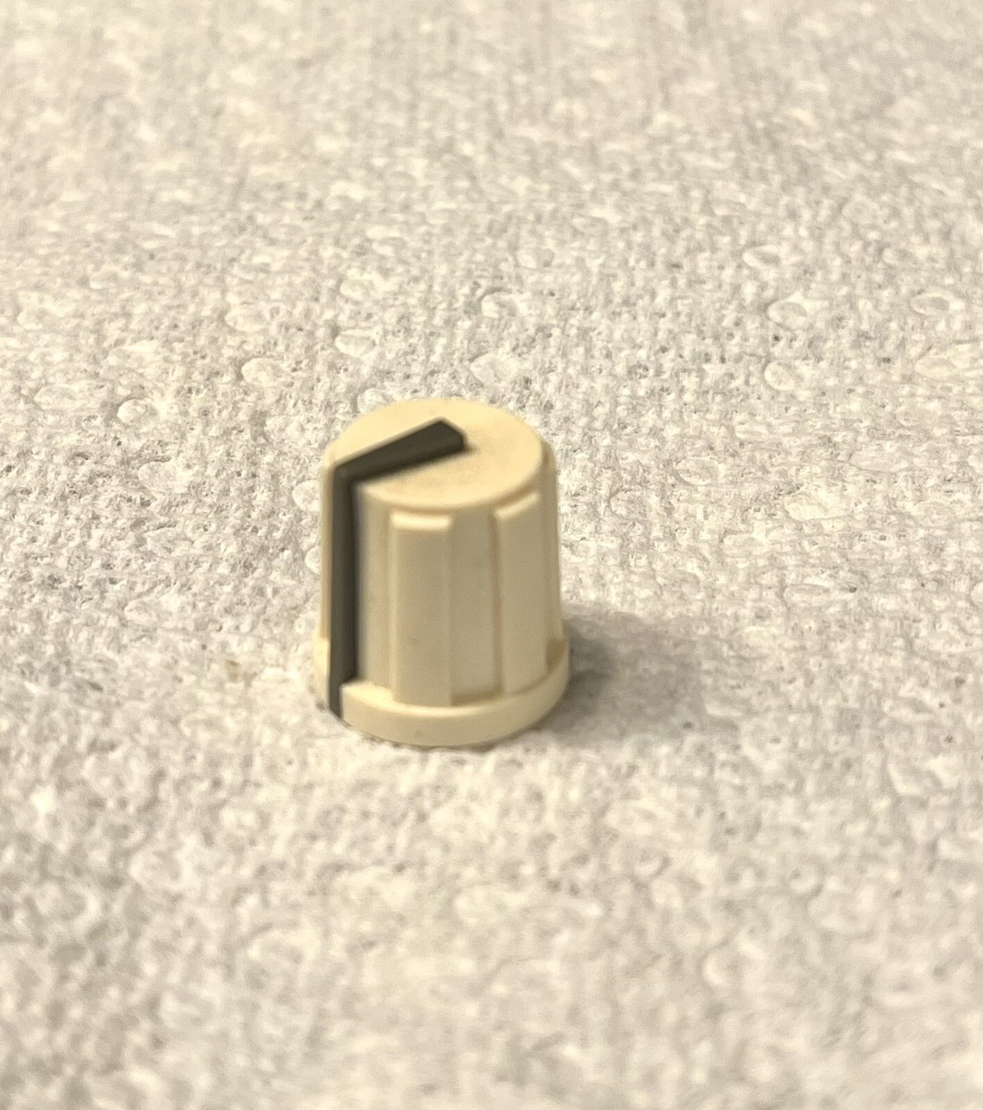 Yamaha mixer PM1200-32 replacement plastic knob, Lg White With Dark Gray Line